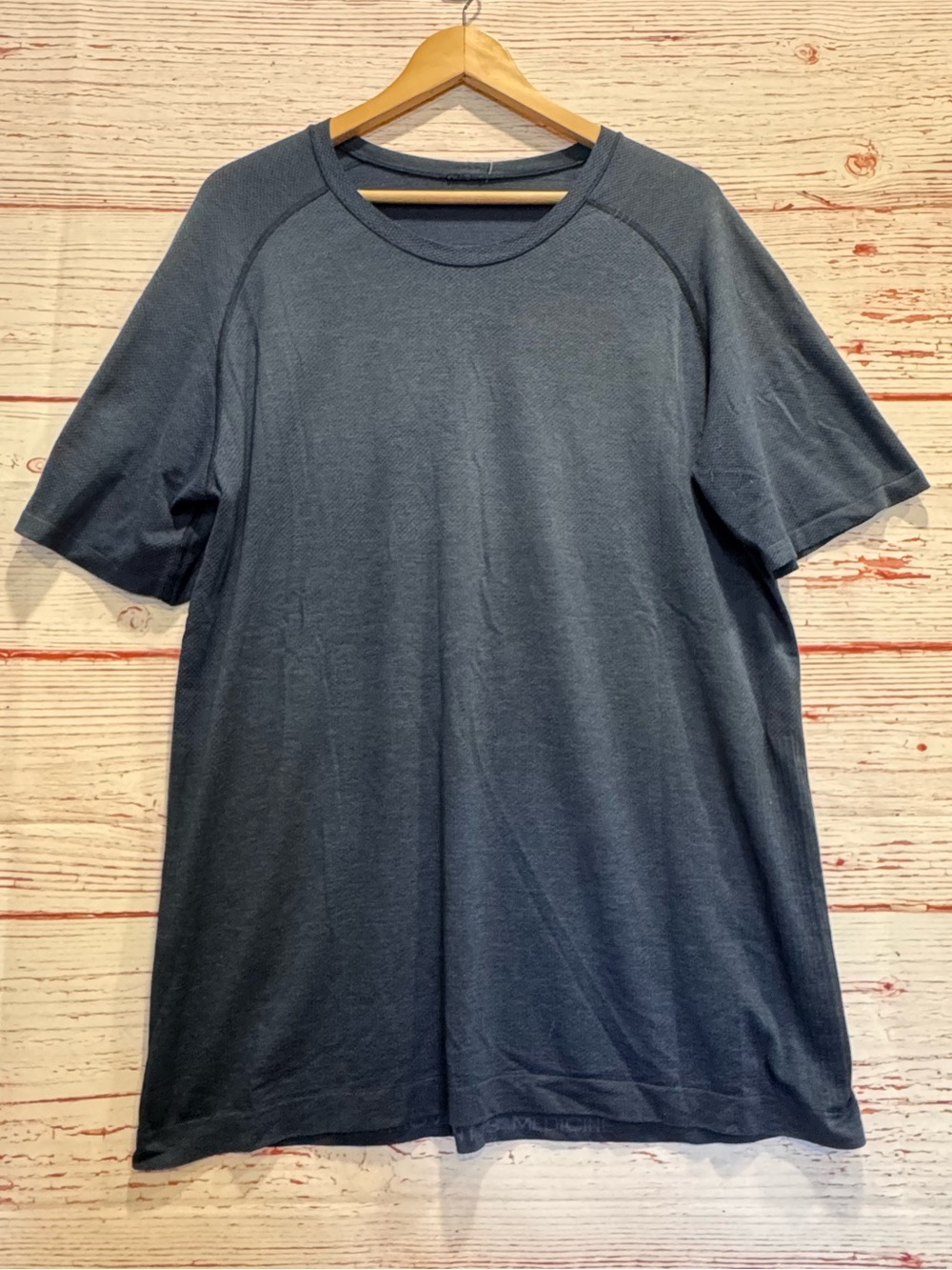 Lululemon Metal Vent Tech Short-Sleeve Shirt in Mineral Blue / True Navy Sz L